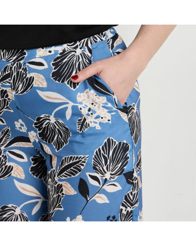 Pantalon satiné, motif fleurs d’Orient